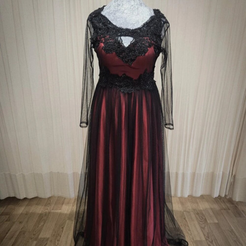 Red and black gothic prom/occasion dress
